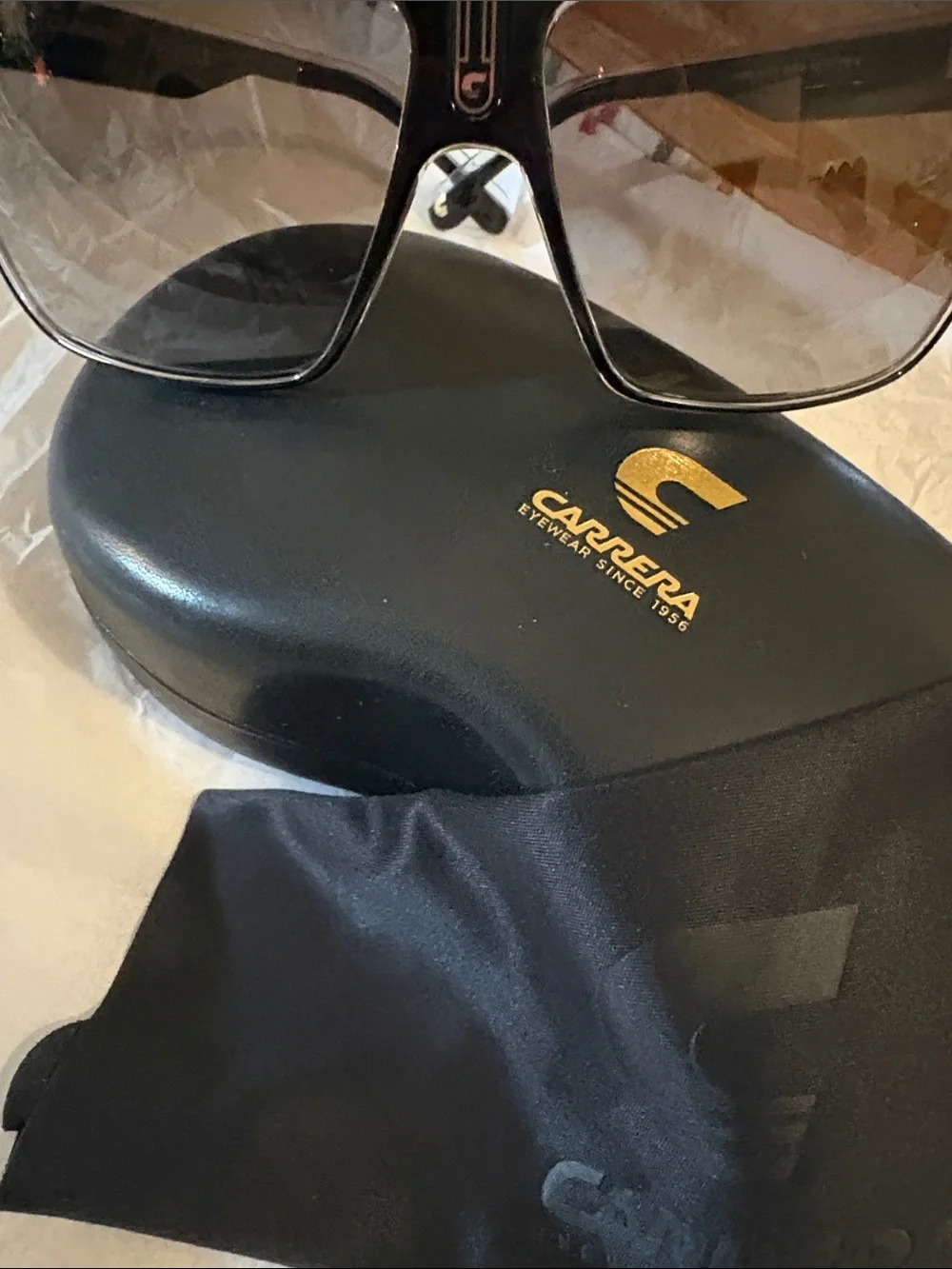 NWOTS Carrera Brown & Gold Men’s Gradient Oversized Sunglasses with Case & Cloth